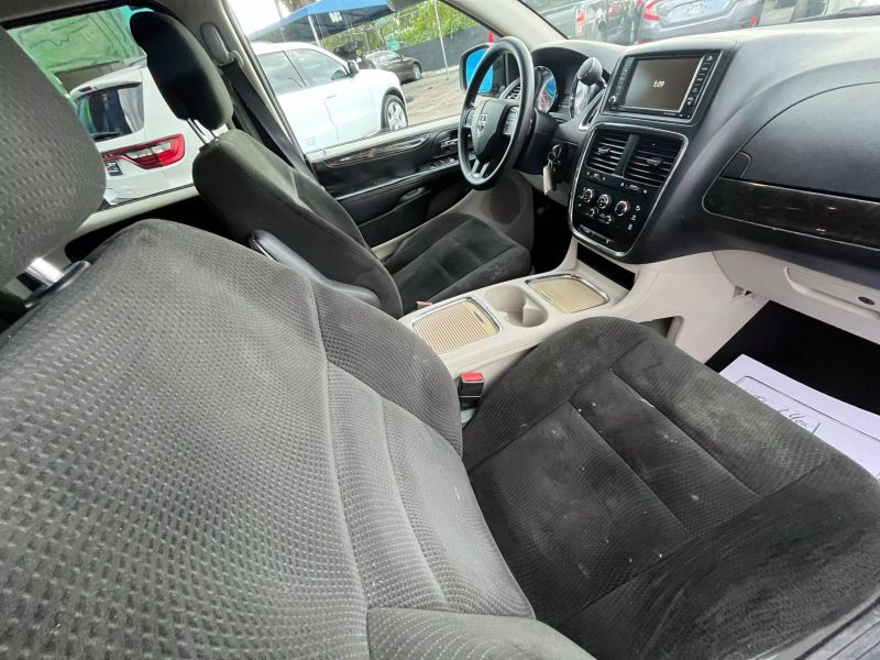 2016 DODGE Grand Caravan Minivan - $5,395