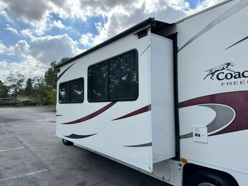 2010 FORD E-450 Incomplete - $30,499