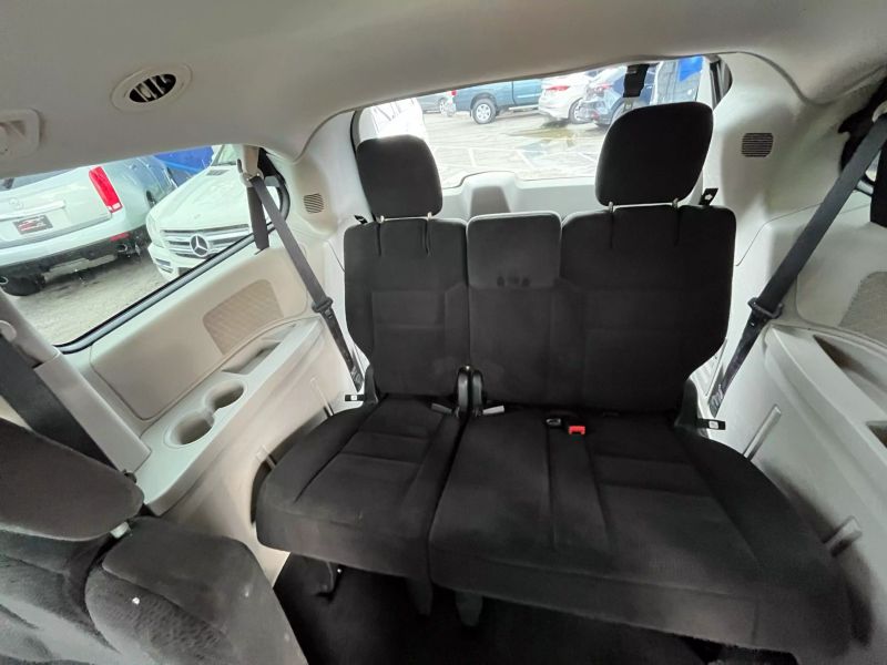 2016 DODGE Grand Caravan Minivan - $5,395