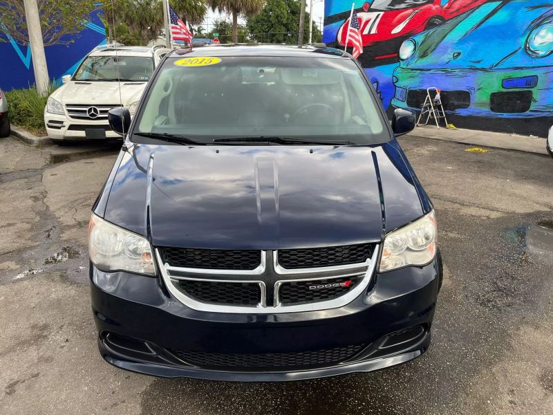 2016 DODGE Grand Caravan Minivan - $5,395