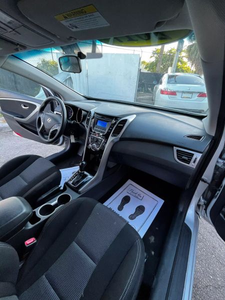 2017 HYUNDAI Elantra GT Hatchback - $9,995