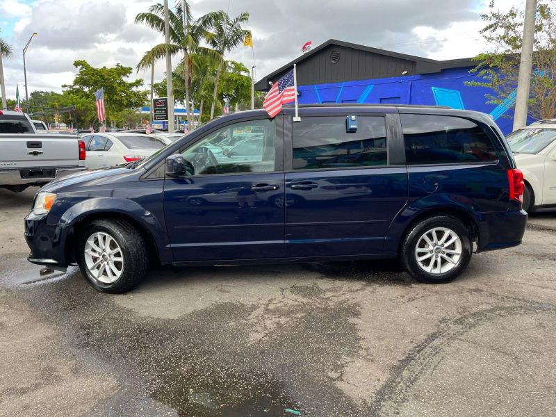 2016 DODGE Grand Caravan Minivan - $5,395