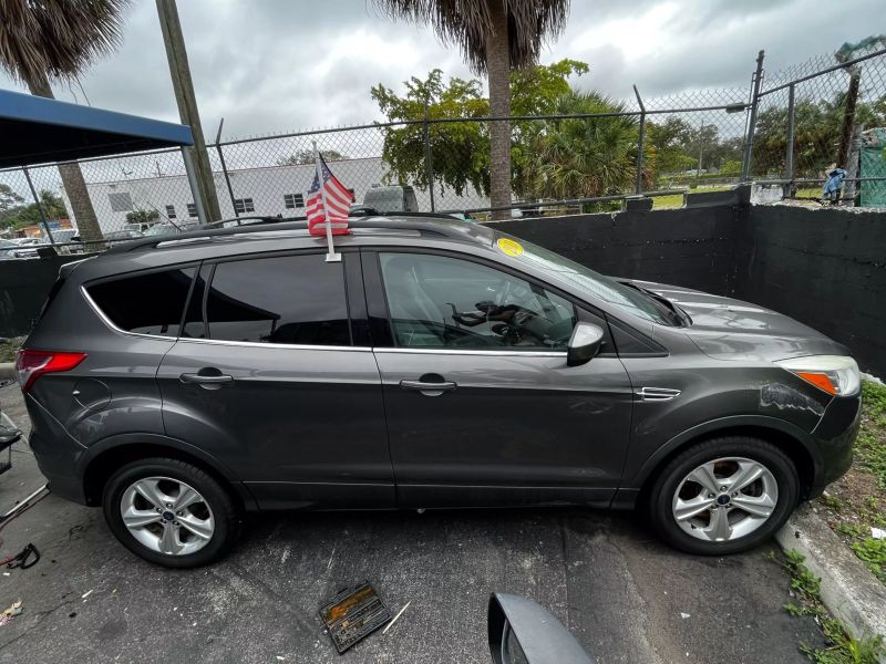 2013 FORD Escape SUV / Crossover