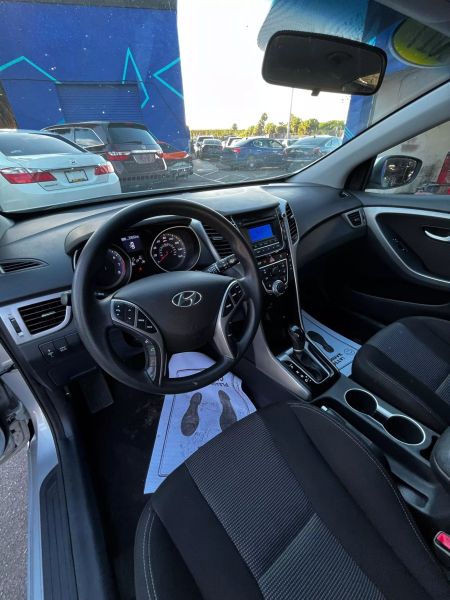 2017 HYUNDAI Elantra GT Hatchback - $9,995