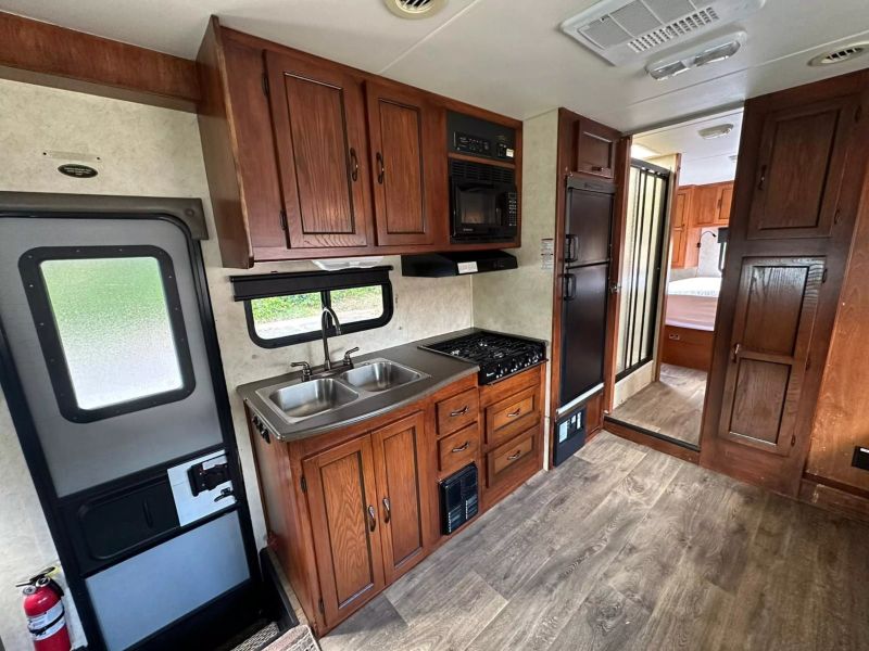 2010 FORD E-450 Incomplete - $30,499