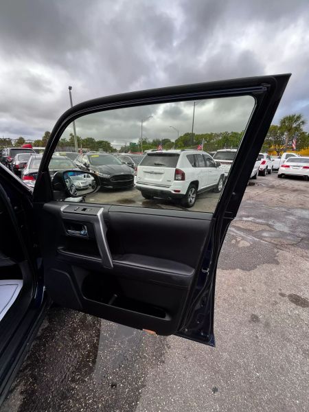 2021 TOYOTA 4-Runner SUV / Crossover - $27,995