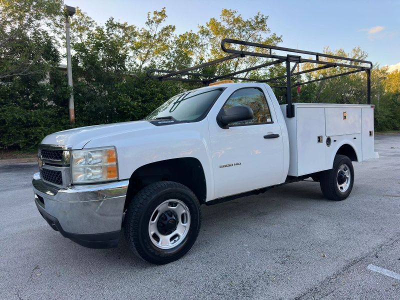 2011 CHEVROLET Silverado Pickup - $24,900
