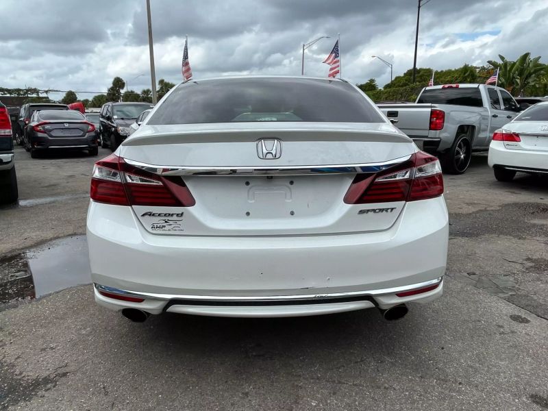 2016 HONDA Accord Sedan - $12,395