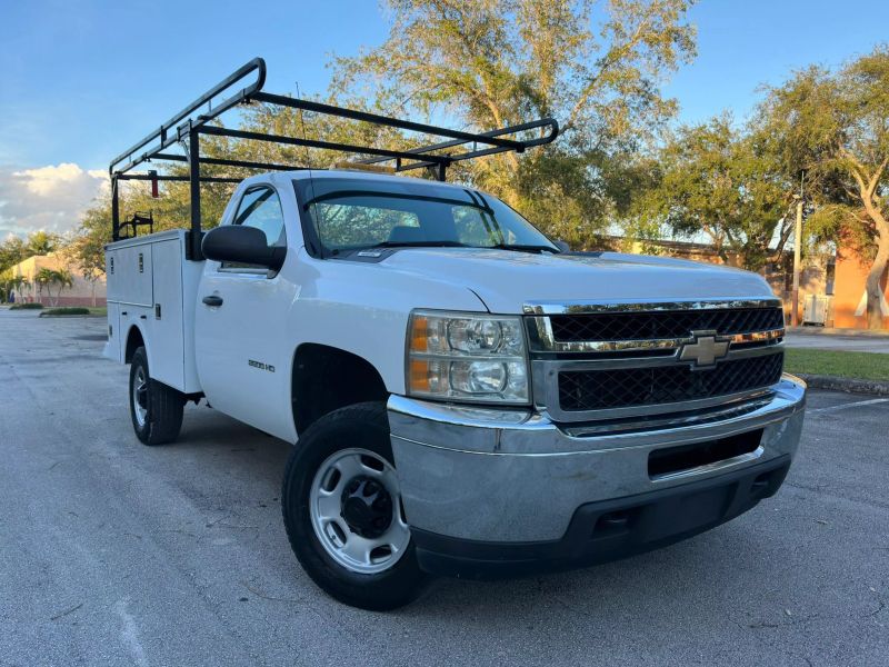 2011 CHEVROLET Silverado Pickup - $24,900