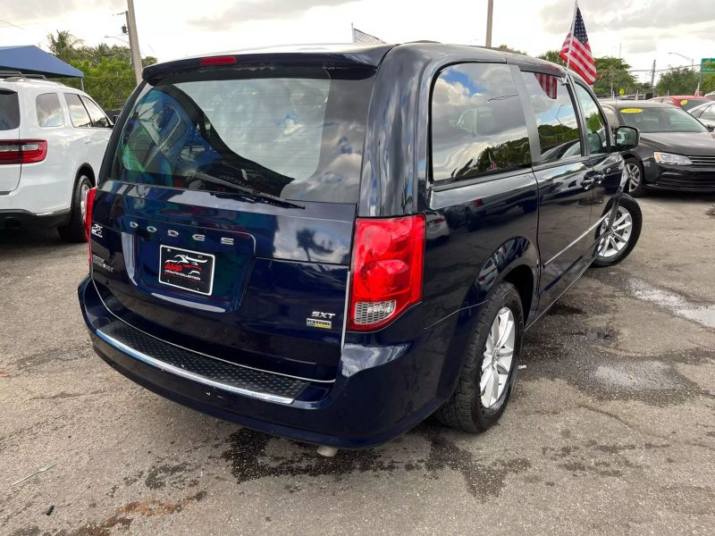 2016 DODGE Grand Caravan Minivan - $5,395