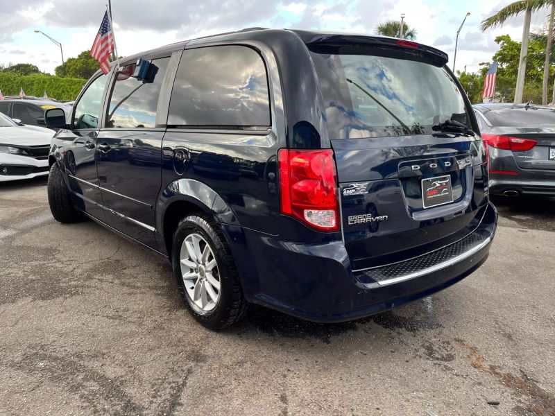 2016 DODGE Grand Caravan Minivan - $5,395