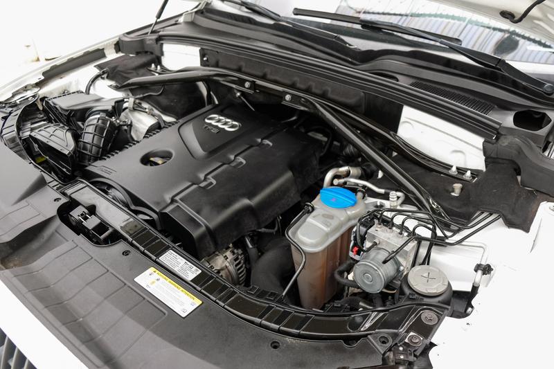 2012 Audi Q5 2.0T Quattro Premium Sport Utility 4D 44