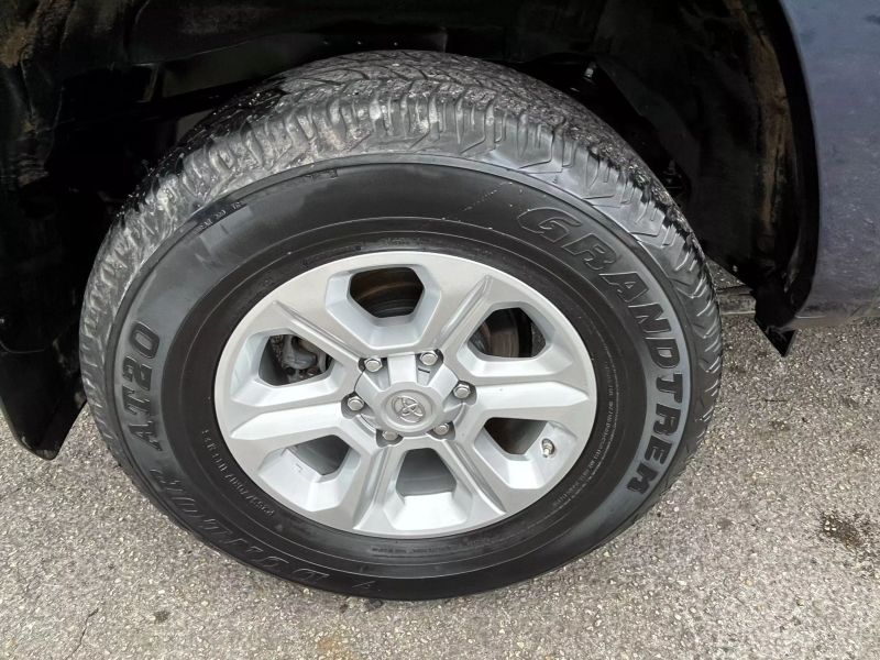 2021 TOYOTA 4-Runner SUV / Crossover - $27,995