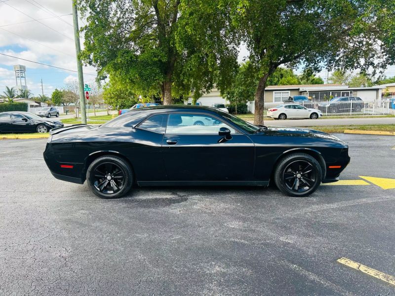 2019 DODGE Challenger Sedan