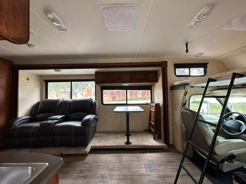 2010 FORD E-450 Incomplete - $30,499