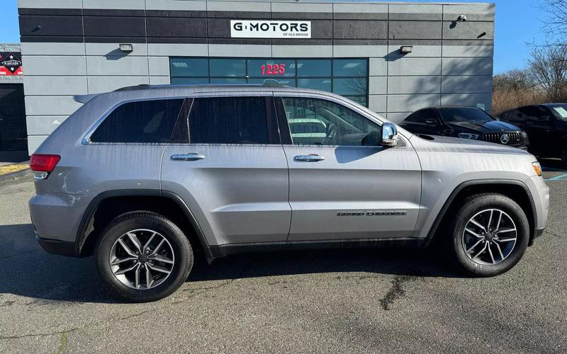 2019 Jeep Grand Cherokee Limited Sport Utility 4D 13