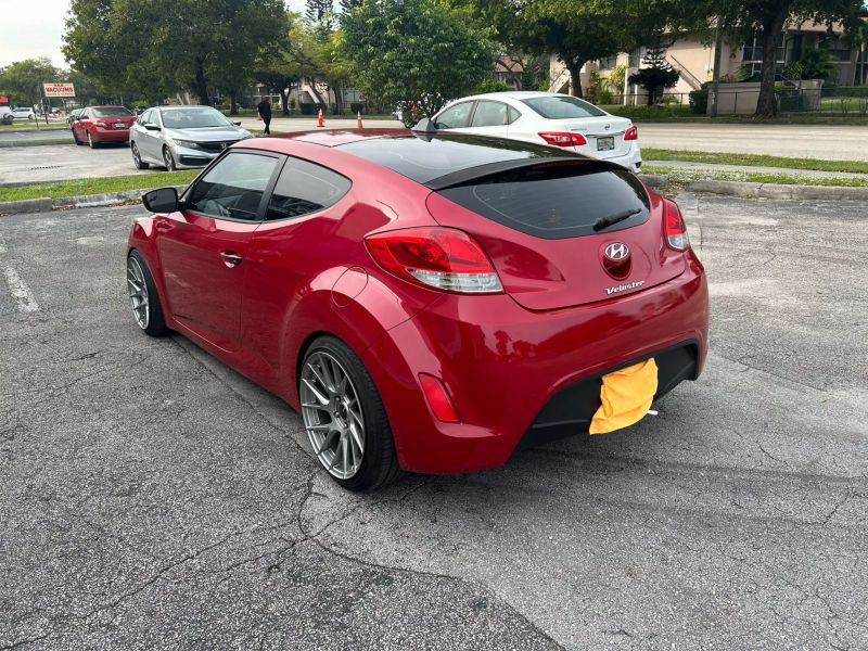 2015 HYUNDAI Veloster Hatchback