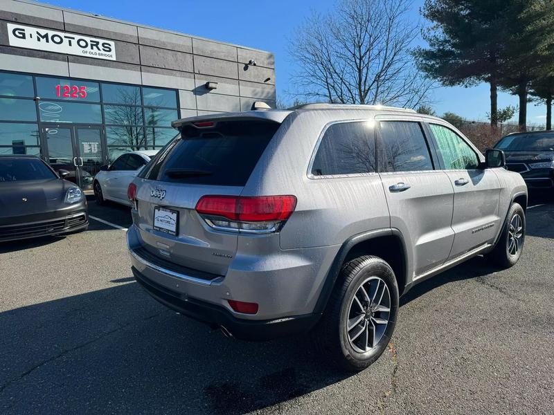 2019 Jeep Grand Cherokee Limited Sport Utility 4D 11