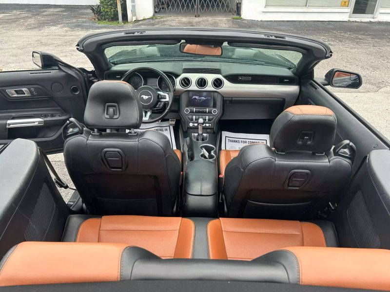 2020 FORD Mustang Convertible