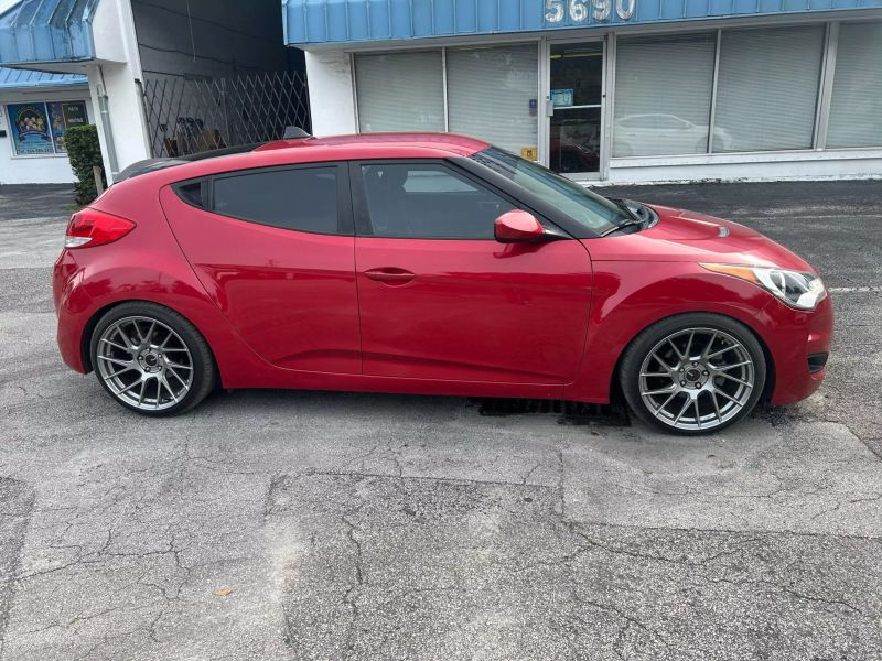2015 HYUNDAI Veloster Hatchback