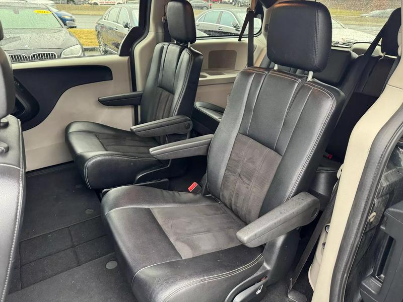 2019 Dodge Grand Caravan Passenger SXT Minivan 4D 21