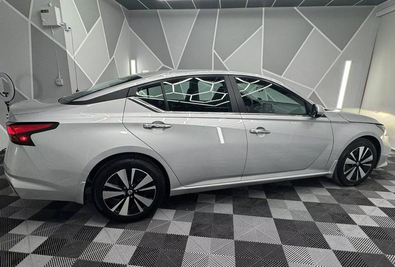 2022 Nissan Altima 2.5 SV Sedan 4D 11