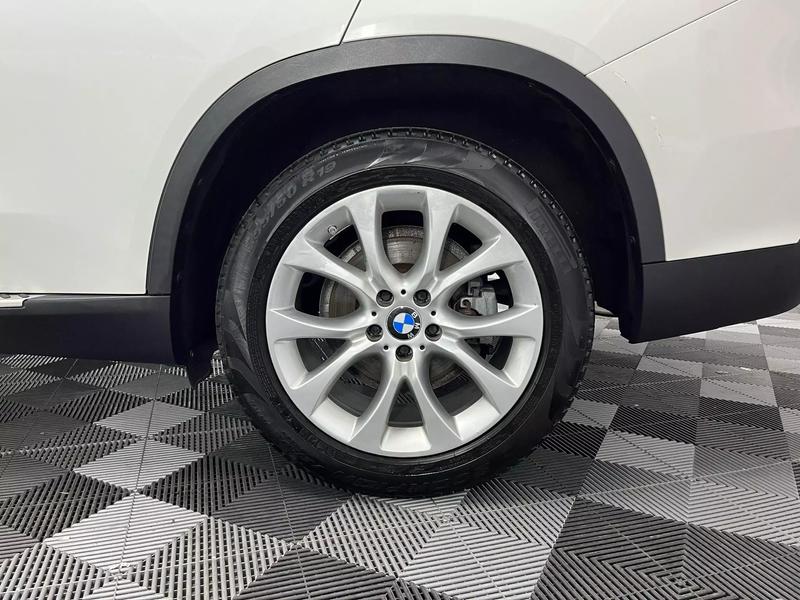 2016 BMW X5 xDrive35i Sport Utility 4D 43