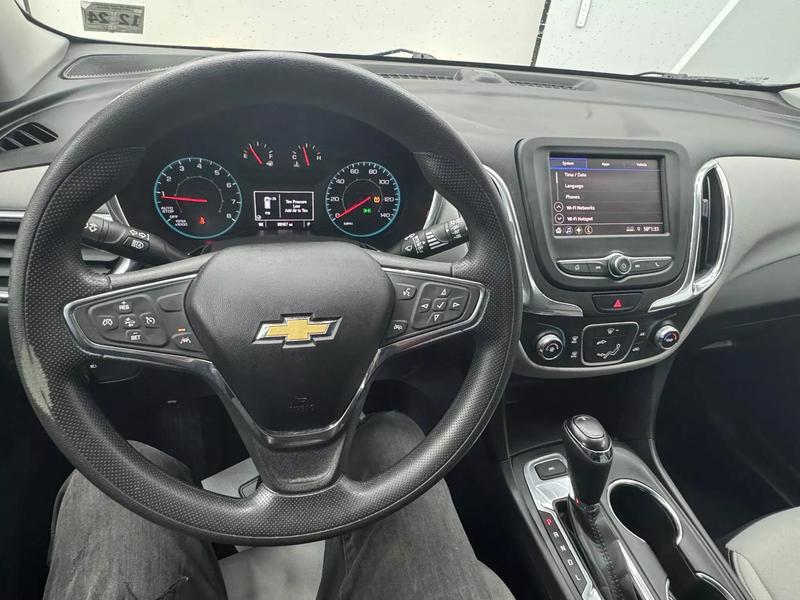 2020 Chevrolet Equinox LS Sport Utility 4D 30