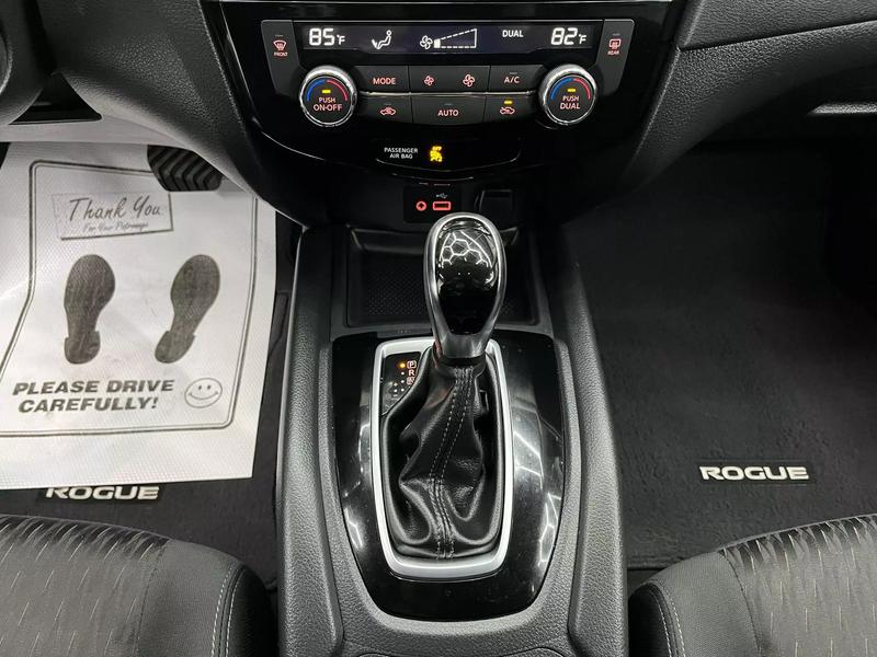 2018 Nissan Rogue SV Sport Utility 4D 42
