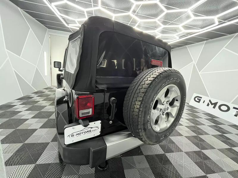 2014 Jeep Wrangler Unlimited Sahara Sport Utility 4D 8