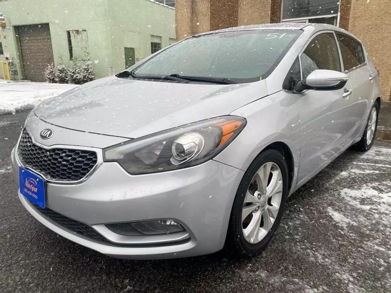 Used Kia Forte5 In Graphite Steel For Sale: Check Photos, Prices And ...