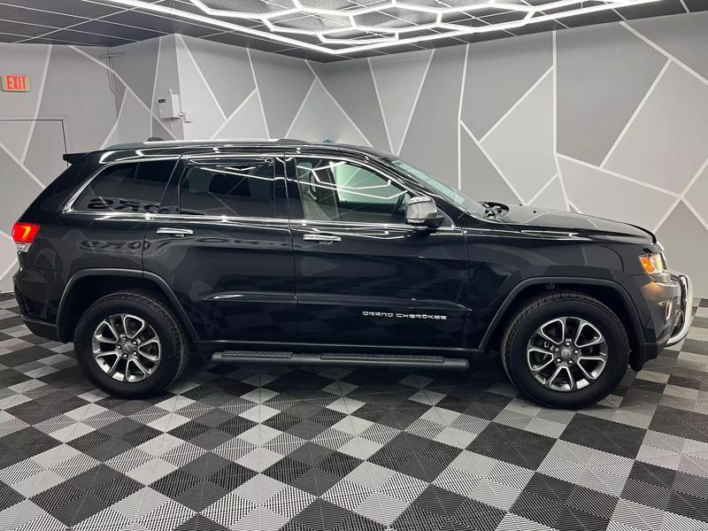 2016 Jeep Grand Cherokee Limited Sport Utility 4D 13
