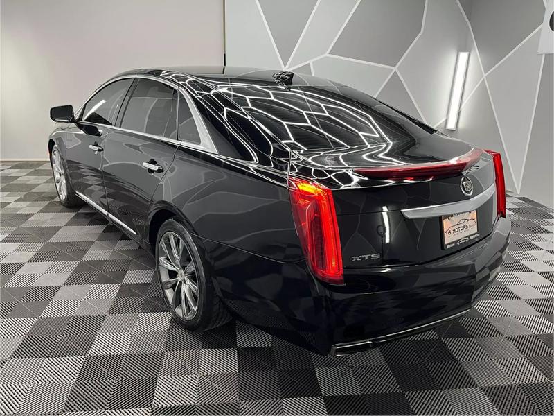 2017 Cadillac XTS Luxury Sedan 4D 5