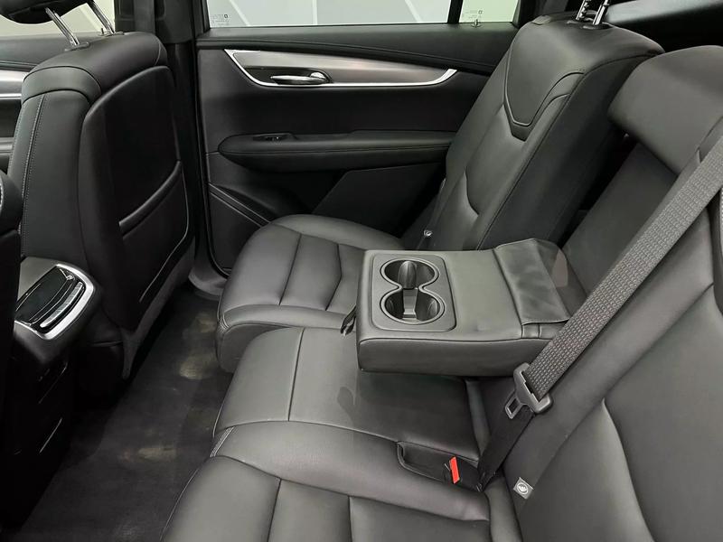 2021 Cadillac XT6 Luxury Sport Utility 4D 31