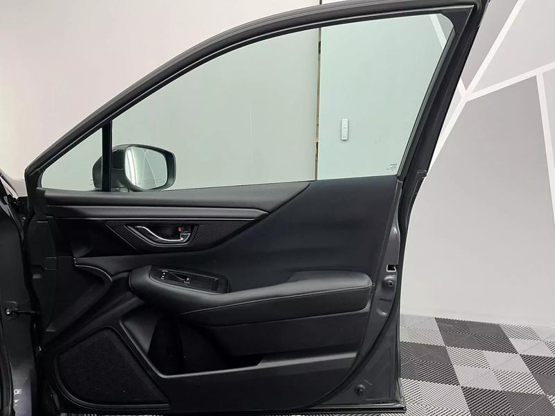 2020 Subaru Outback Premium Wagon 4D 33