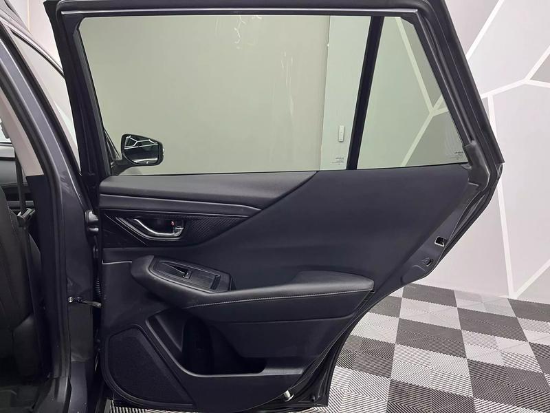 2020 Subaru Outback Premium Wagon 4D 31