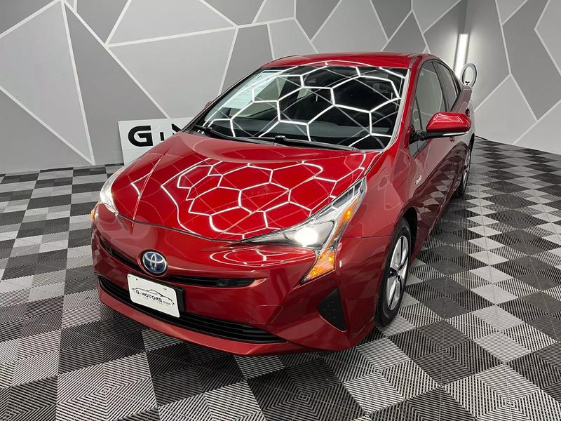 2018 Toyota Prius Two Hatchback 4D 3
