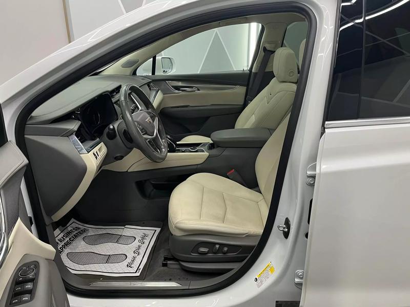 2020 Cadillac XT5 Premium Luxury Sport Utility 4D 29
