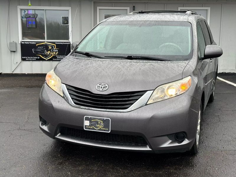 2012 toyota best sale sienna le v6