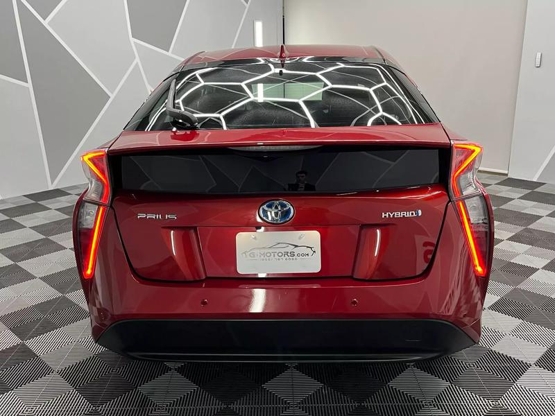 2018 Toyota Prius Two Hatchback 4D 14