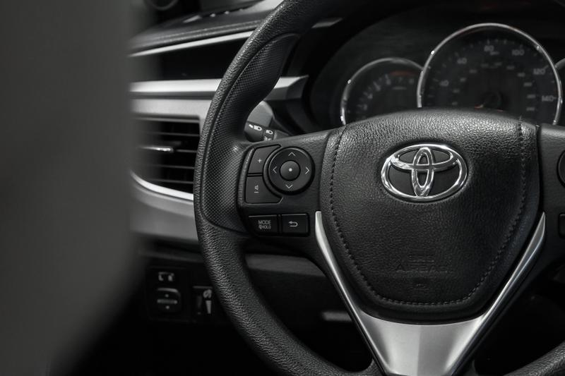 2016 Toyota Corolla LE Plus Sedan 4D 21