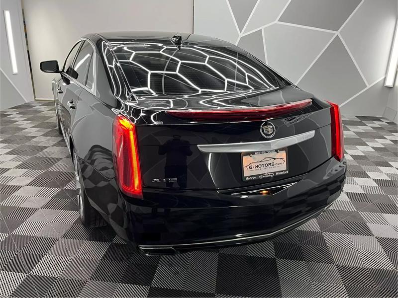 2017 Cadillac XTS Luxury Sedan 4D 7