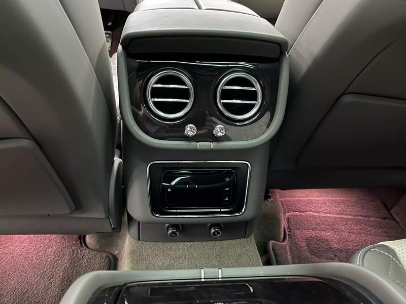 2020 Bentley Bentayga Hybrid Sport Utility 4D 37