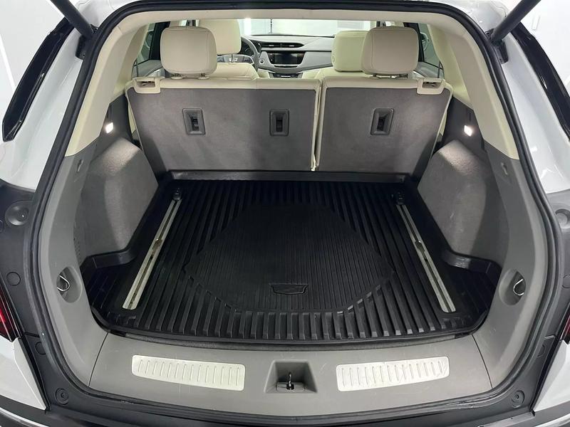 2020 Cadillac XT5 Premium Luxury Sport Utility 4D 45