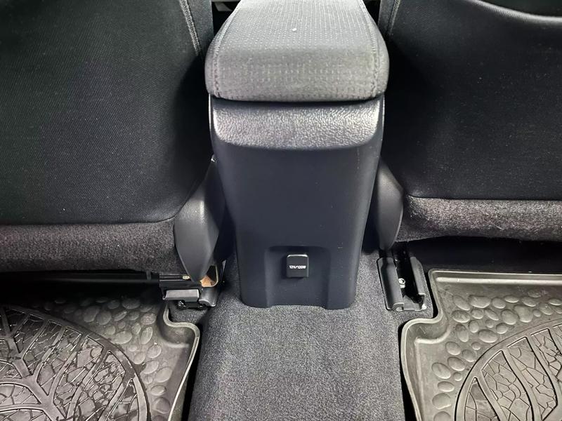 2018 Toyota Prius Two Hatchback 4D 32