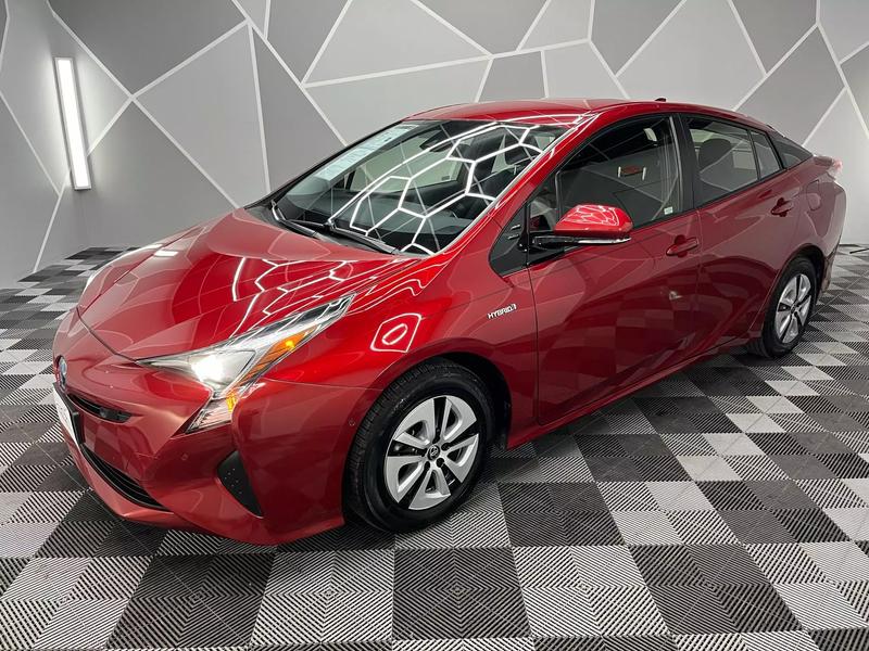 2018 Toyota Prius Two Hatchback 4D 7