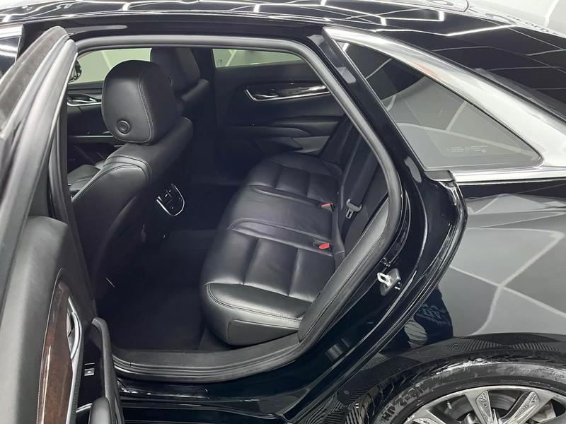 2017 Cadillac XTS Luxury Sedan 4D 23