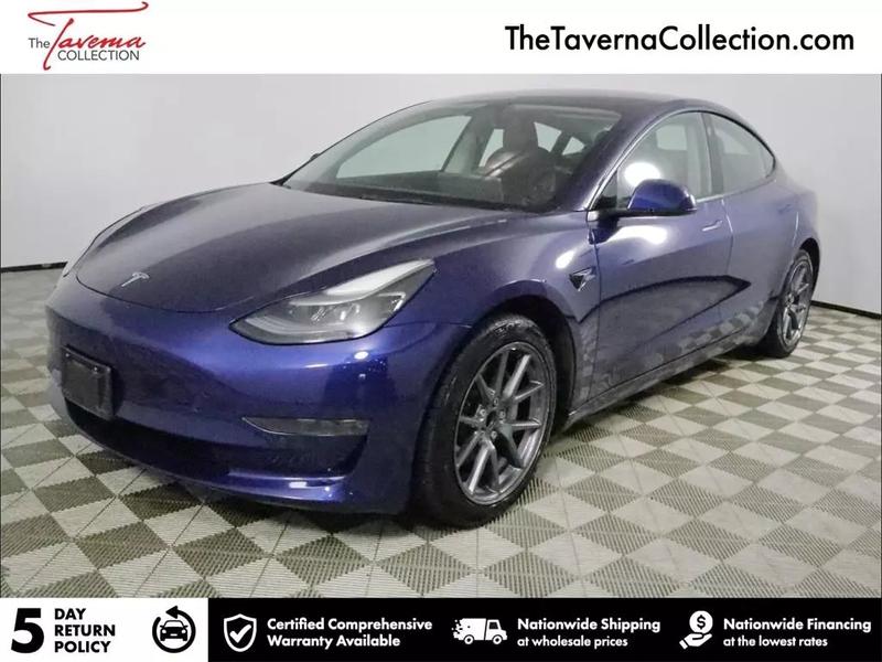 Deep blue metallic tesla deals model 3