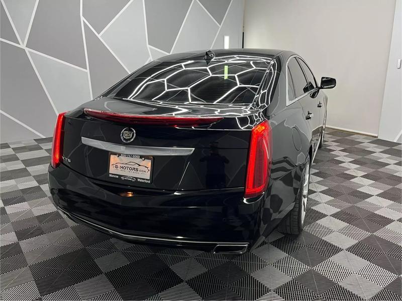 2017 Cadillac XTS Luxury Sedan 4D 9