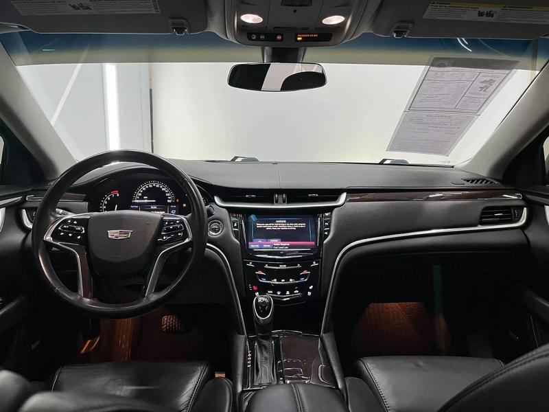 2017 Cadillac XTS Luxury Sedan 4D 37